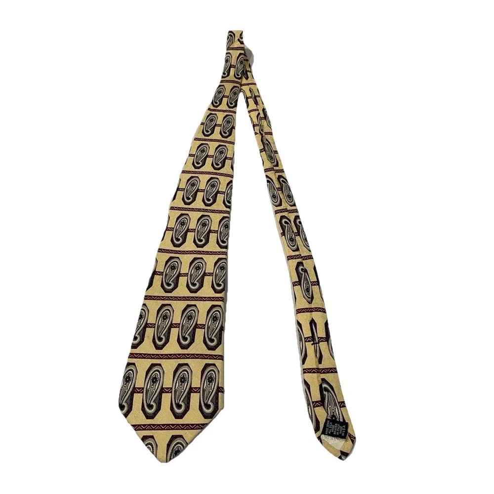 Cowboys Up-Western‎ Theme Silk Tie RoundTree & Yorke 100% Silk Necktie Tie Gold